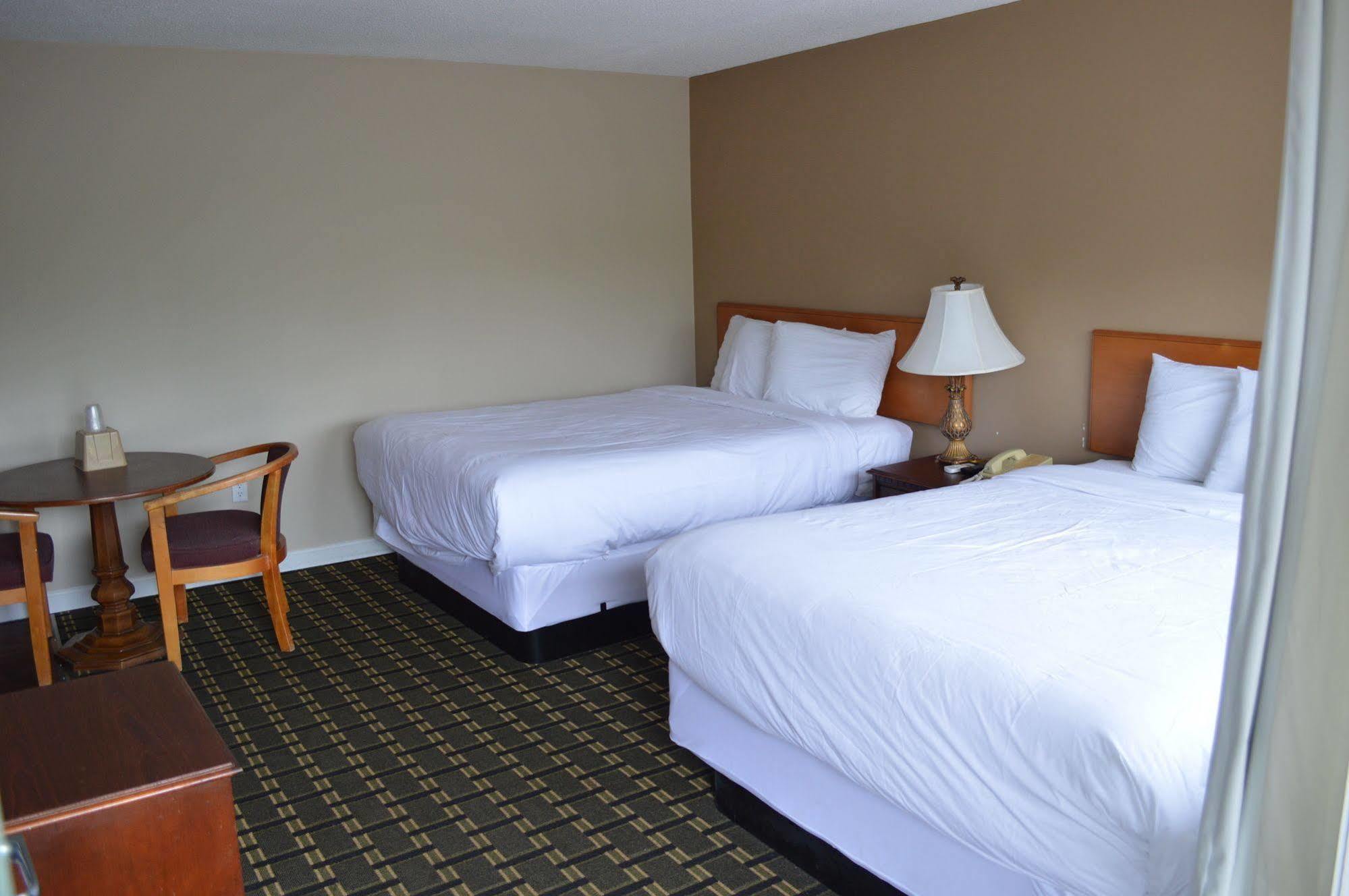 Nashoba Valley Inn & Suites Ayer Exterior photo