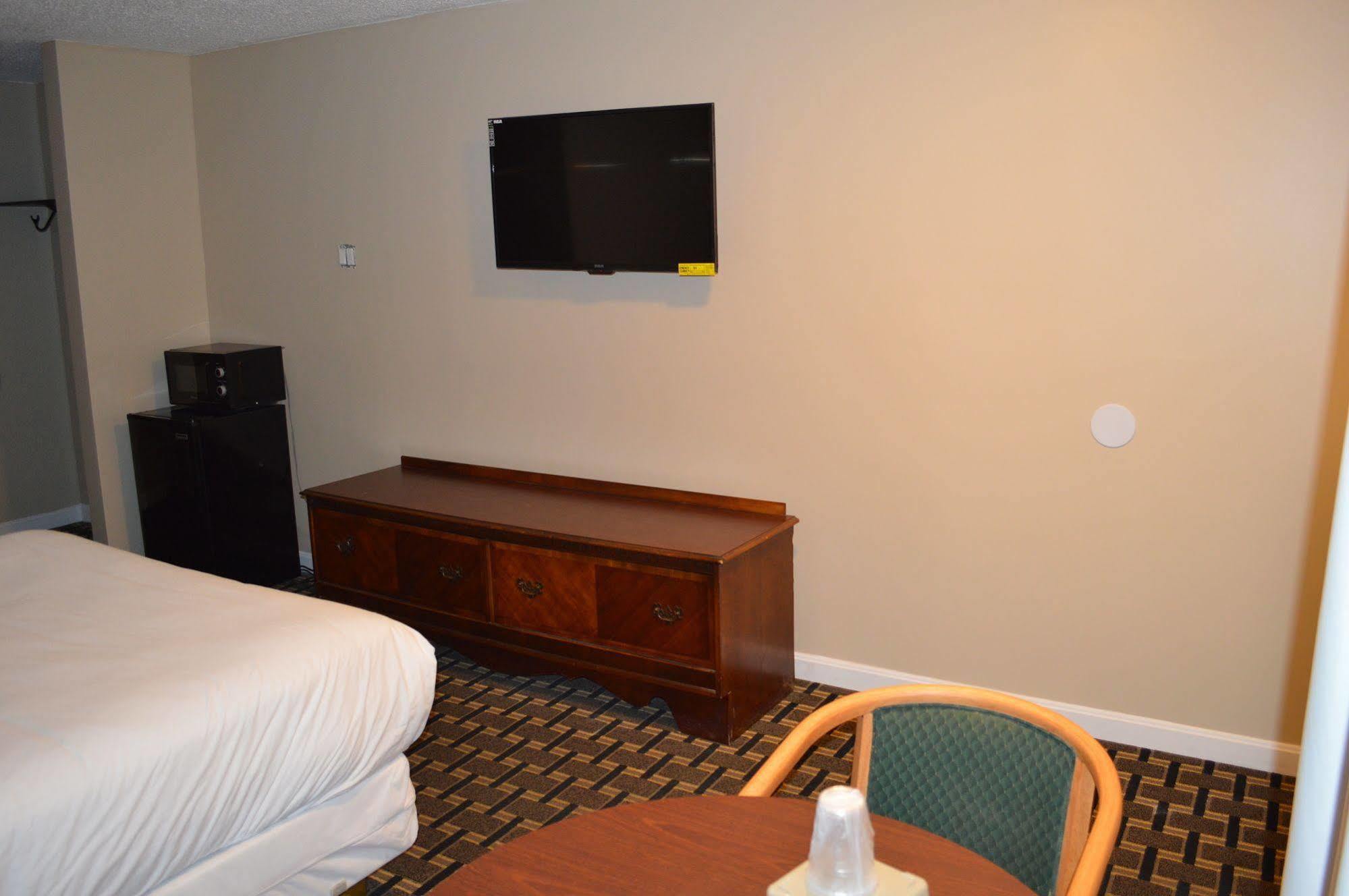 Nashoba Valley Inn & Suites Ayer Exterior photo